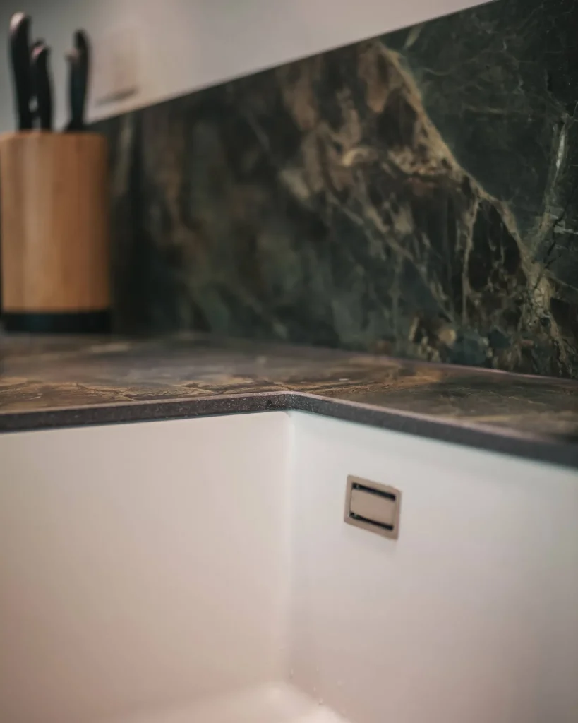 kuchen-dijon-realisation-cuisine-ceramique-vert-mineral-dijon-10