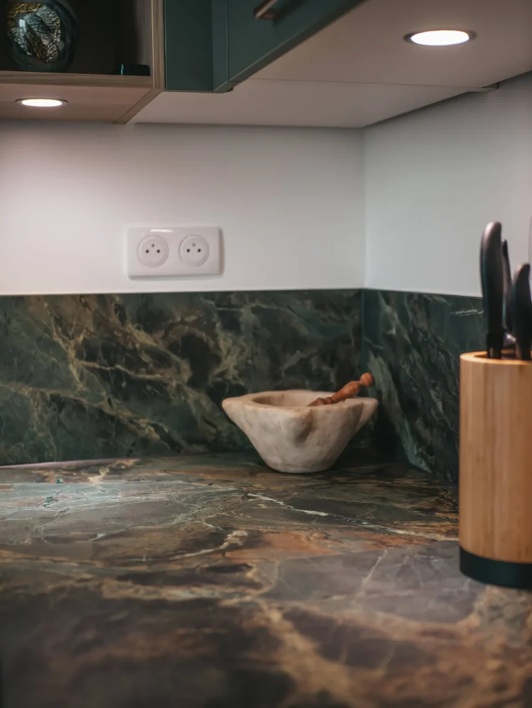 kuchen-dijon-realisation-cuisine-ceramique-vert-mineral-dijon-3