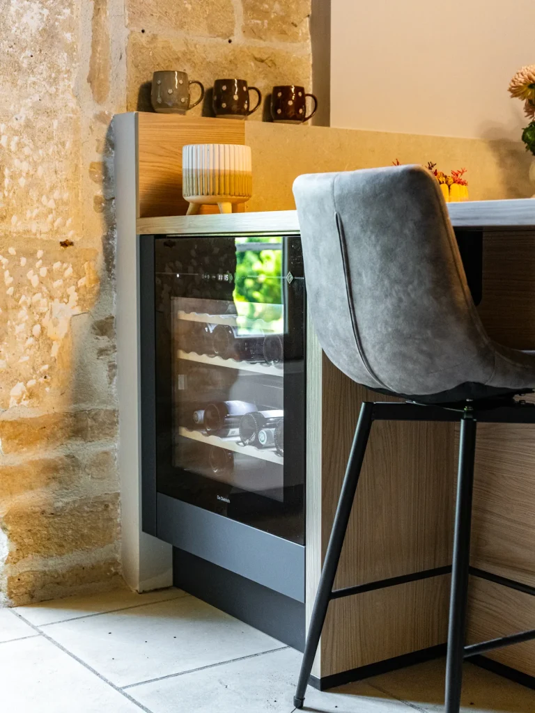 realisation-cuisine-noire-bois-sur-mesure-dijon-17